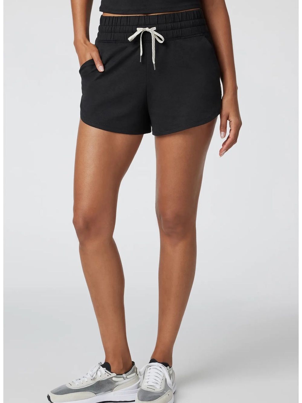 Vuori Women's Halo 2.0 Performance Shorts Black Medium Style VW339